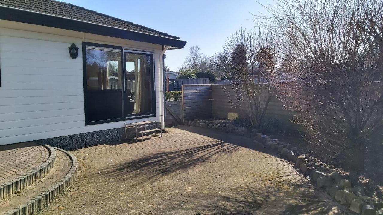 Ruim Familie Chalet Tot 4 Personen Op De Veluwe Bungalowpark De Kern 皮滕 外观 照片