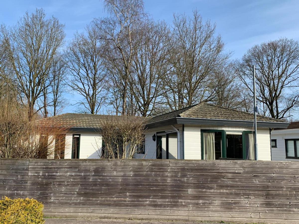 Ruim Familie Chalet Tot 4 Personen Op De Veluwe Bungalowpark De Kern 皮滕 外观 照片
