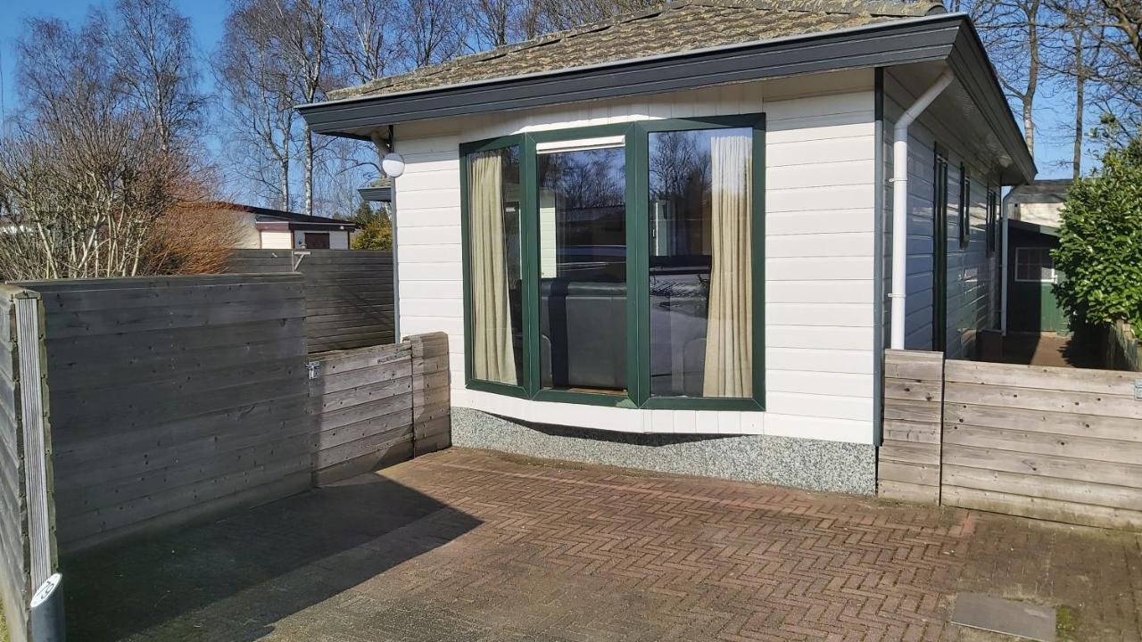 Ruim Familie Chalet Tot 4 Personen Op De Veluwe Bungalowpark De Kern 皮滕 外观 照片