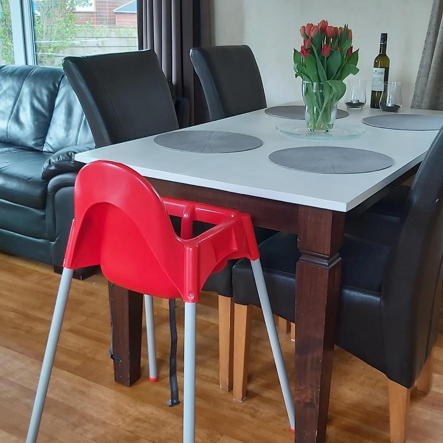 Ruim Familie Chalet Tot 4 Personen Op De Veluwe Bungalowpark De Kern 皮滕 外观 照片
