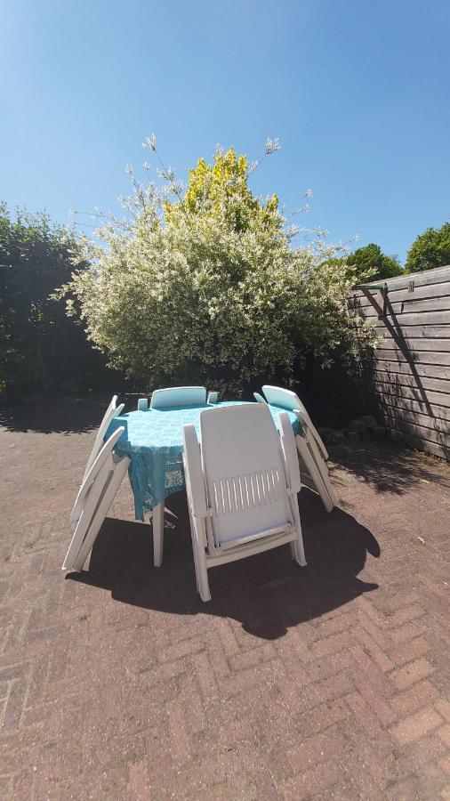 Ruim Familie Chalet Tot 4 Personen Op De Veluwe Bungalowpark De Kern 皮滕 外观 照片