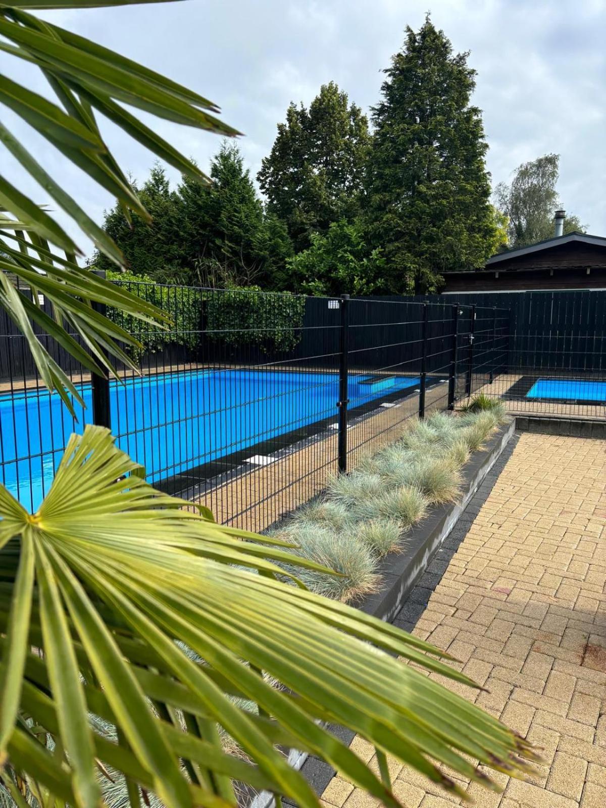 Ruim Familie Chalet Tot 4 Personen Op De Veluwe Bungalowpark De Kern 皮滕 外观 照片